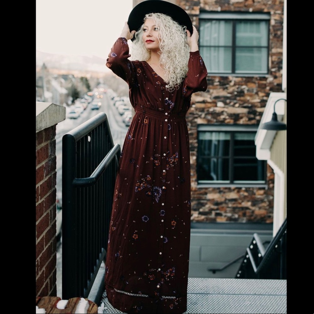 Large knot sisters maxi dress